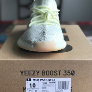 Yeezy 350 V2 Butter